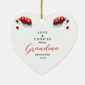 Schattigee rode en groene kerstkoekjes gebakken pa keramisch ornament (Achterkant)