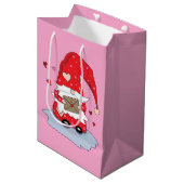 Schattigee Rode Gnoom met Letter Roze Gift Bag Medium Cadeauzakje (Voorkant Gekanteld)