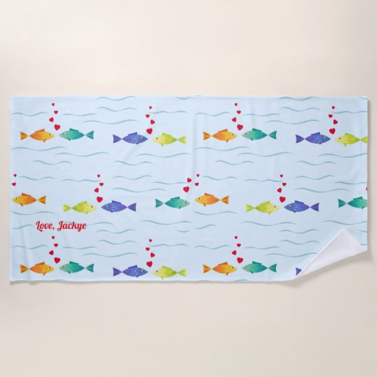 Schattigee romantische oceaanvis in liefde strandlaken (Voorkant)