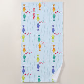 Schattigee romantische oceaanvis in liefde strandlaken (Voorkant)