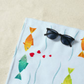 Schattigee romantische vis in de oceaan verliefd w strandlaken (In situ)