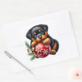 Schattigee Rottweiler puppy geniet van kerstvierin Vierkante Sticker (Envelop)