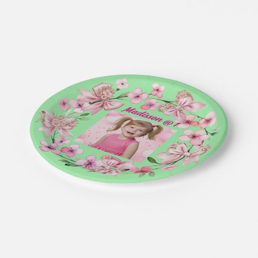 Schattigee Roze Bloemen Boog Foto 1e Verjaardagsfe Papieren Bordje (Gekanteld)