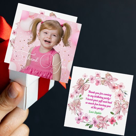 Schattigee Roze Bloemen Boog Meisje Foto Verjaarda Bedankkaart