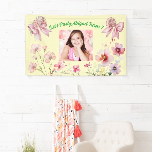 Schattigee Roze Bloemen Bow Girly Foto Verjaardag  Spandoek (Insitu)