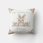 Schattigee Roze Bloemen Bunny Baby Girl Nursery Kussen (Achterkant)