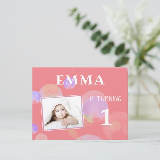 Schattigee Roze Bubbles 1e Verjaardagsfeestfoto Uitnodiging Briefkaart (Staand voorkant)