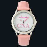 Schattigee roze CNA gepersonaliseerde naam Horloge<br><div class="desc">Perfect uniek cadeau voor verpleegkundigen assistenten en assistenten met een uniek roze ontwerp.</div>