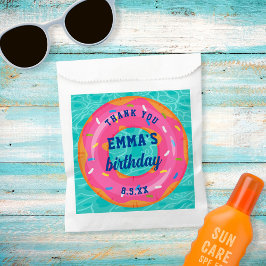 Schattigee roze donut binnenbuis zwembad feestdag  bedankzakje