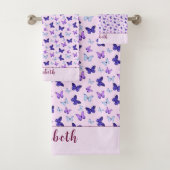 Schattigee Roze en Paarse Vlinder Custom Name Girl Bad Handdoek (Insitu)