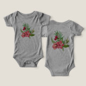 Schattigee roze hibiscus en groene bladeren (Ontwerp Voorkant & Achterkant)