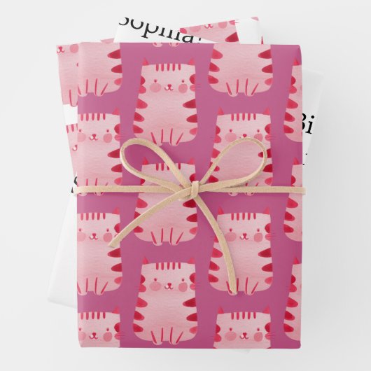Schattigee roze kat Happy Birthday gepersonaliseer Inpakpapier Vel (In situ)
