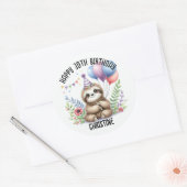 Schattigee roze luiaard Verjaardagsfeest gunsten Ronde Sticker (Envelop)