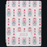 Schattigee Roze Matryoshka Nesting Doll iPad Cover<br><div class="desc">Een schattig roze matryoshka nestpoppenpatroon siert deze iPad-hoes. Leuk voor terug naar school en een schattig cadeau voor een meisje. Personaliseer het met je meisjesnaam. Ontworpen voor u door Blackberry Boulevard.</div>