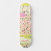 Schattigee Roze Pastel Doodle Patroon Meisjes Naam Persoonlijk Skateboard (Voorkant)