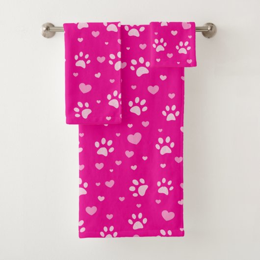 Schattigee Roze Poot Print & Hearts Bad Handdoek (Insitu)