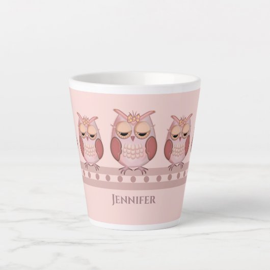 Schattigee roze uilen en aangepaste naam latte mok (Voorkant)