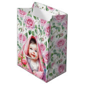 Schattigee Rozen en Lachende Baby Girl Baby shower Medium Cadeauzakje (Voorkant Gekanteld)