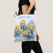 Schattigee Rubber Eend in Blauwe Kleding Custom Tote Bag (Dichtbij)