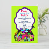 Schattigee ruimtewezens verjaardagsfeestje uitnodi kaart (Staand voorkant)