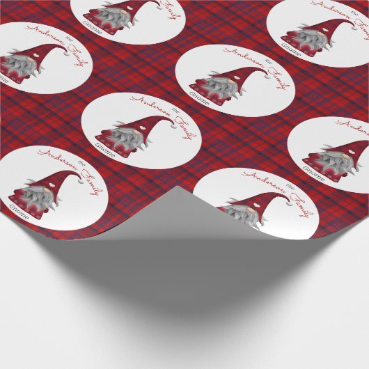 Schattigee rustieke familienaam Christmas Gnome Cadeaupapier (Hoek)