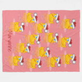 Schattigee Santa Rubber Ducks op hete roze achterg Fleece Deken (Voorkant (Horizontaal))