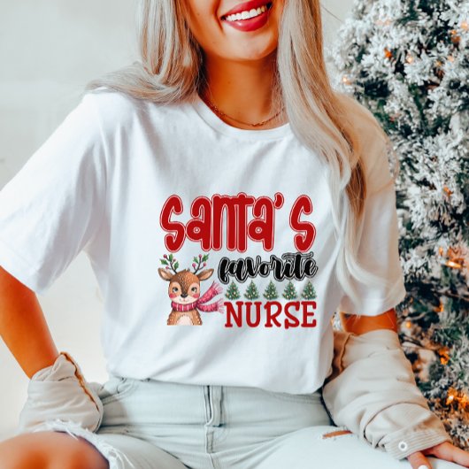 Schattigee Santa's favoriete verpleegster T-shirt