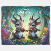 Schattigee Saolas spelen altviool in een magisch b Fleece Deken (Voorkant (Horizontaal))