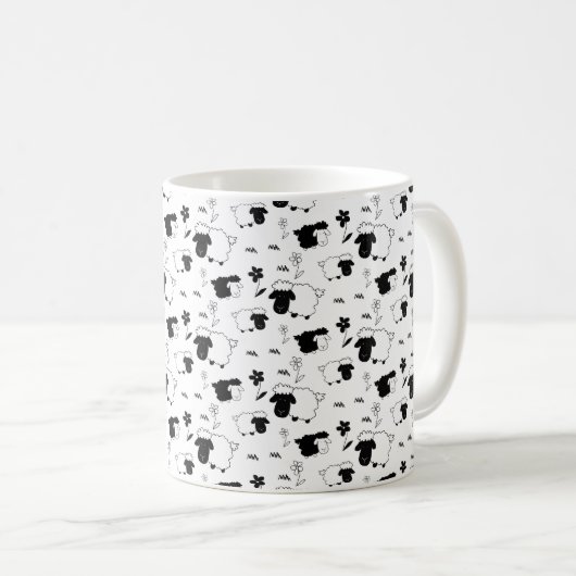 Schattigee schapenillustratie zwart-wit monogram koffiemok (Voorkant rechts)