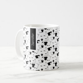 Schattigee schapenillustratie zwart-wit monogram koffiemok