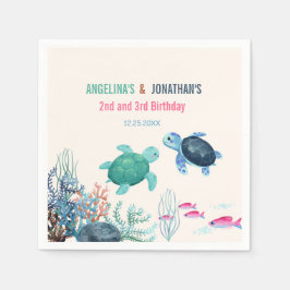 Schattigee schildpad onder het Zee gezamenlijke ve Servet