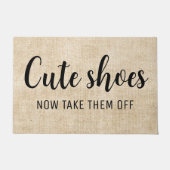 Schattigee schoenen doen ze nu uit | Grappig Deurmat (Voorkant)