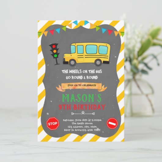 Schattigee schoolbus verjaardagsuitnodiging kaart (Staand voorkant)