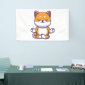 Schattigee shiba inu hond doen yoga meditatie cart spandoek (Beurs)