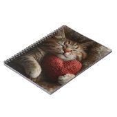SCHATTIGEE SLAPENDE TABBY KAT MET HARTKUSSEN NOTITIEBOEK (Linkerzijde)