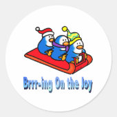 Schattigee Sledding Penguins Wintervakantie Fun Ronde Sticker (Voorkant)