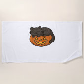 Schattigee Sleepy Black Cat op een pompoen Hallowe Strandlaken (Voorkant)