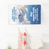 Schattigee sneeuwluipaard slaapt op wolken Baby sh Spandoek (Insitu)