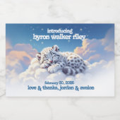 Schattigee sneeuwluipaard slaapt op wolken Baby sh Sparkling Wijnetiket (Enkel label)