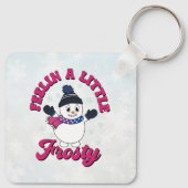 Schattigee sneeuwman met sjaal in biseksuele vlagk sleutelhanger (Achterkant)