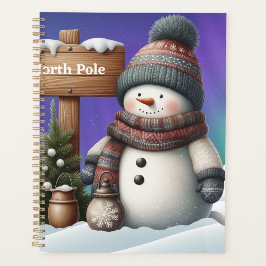 Schattigee sneeuwman op Noordpool met noorderlicht Planner (Voorkant)