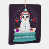 Schattigee sneeuwpop gepersonaliseerde baby's eers keramisch ornament (Rechts)