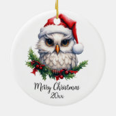 Schattigee Sneeuwuil in Santa Hat Holly Custom Keramisch Ornament (Achterkant)