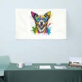 Schattigee spatten kleurrijke hond dragen zonnebri spandoek (Beurs)