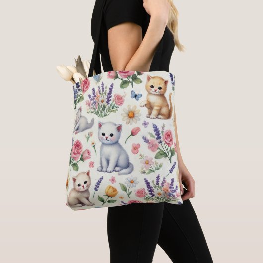 Schattigee speelse katten en bloemen Patroon Canva Tote Bag (Dichtbij)