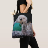 Schattigee speelse Zeeen otters Tote Bag (Dichtbij)