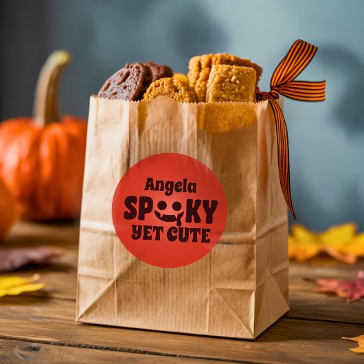 Schattigee Spook Verjaardag Groovy Retro Font Sina Ronde Sticker