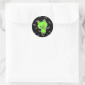 Schattigee Spooky Green Cat met vleermuizen. Ronde Sticker (Tas)