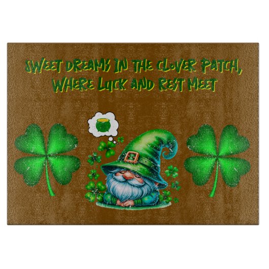 Schattigee St Patrick's Gnome Slapen op bruin | Snijplank (Voorkant)