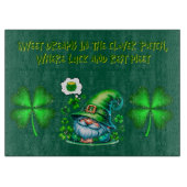 Schattigee St Patrick's Gnome Slapen op jager groe Snijplank (Voorkant)